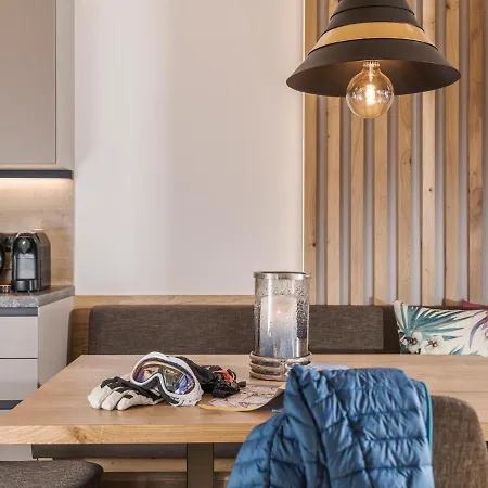 Mo's Apartment
