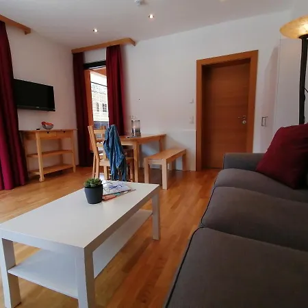 Mo's Apartment *